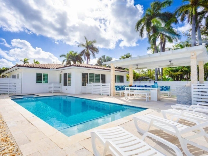 WALK to Hollywood Beach Spectacular 5BR/5BA Villa