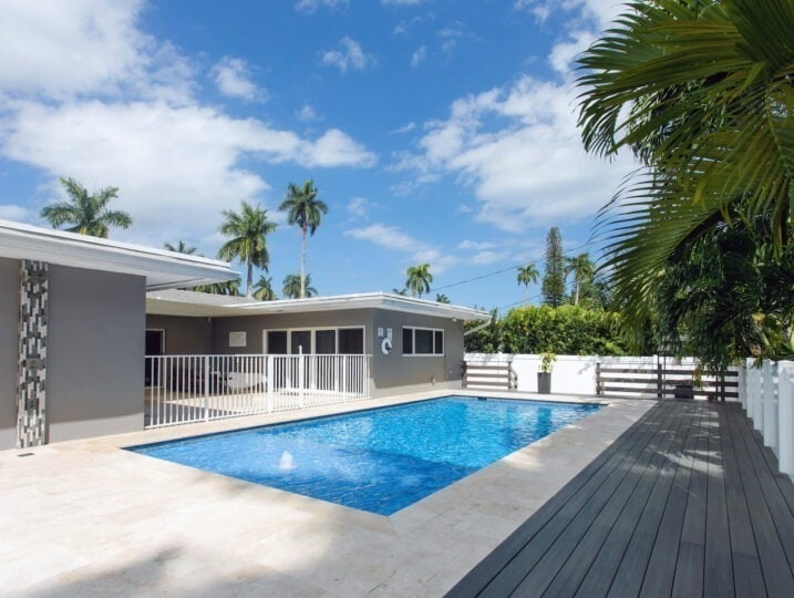 Top Luxury 5BR/3BA Villa in Hollywood Lakes, Florida